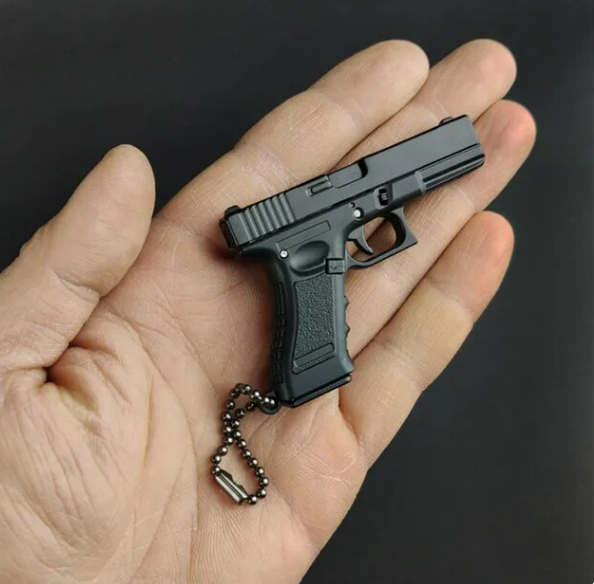 Shell Ejecting 1:3 Glock Alloy Empire Miniature Toy Gun Keychain Jedi Survival Pistol Model Detachable Soldier Equipment For Boy